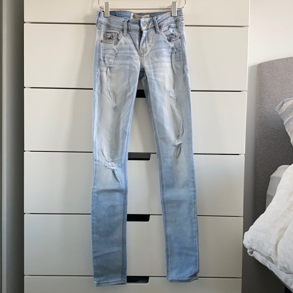 Hollister 0R distressed skinny jeans